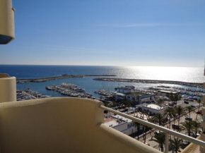 Luna, Estepona